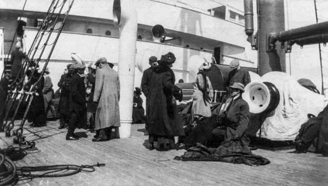 Nhung hinh anh quan long sau khi tau Titanic chim nam 1912-Hinh-3