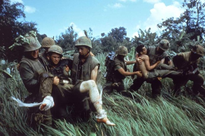 Anh mau kinh dien Chien tranh Viet Nam 1962-1971 cua Larry Burrows-Hinh-8
