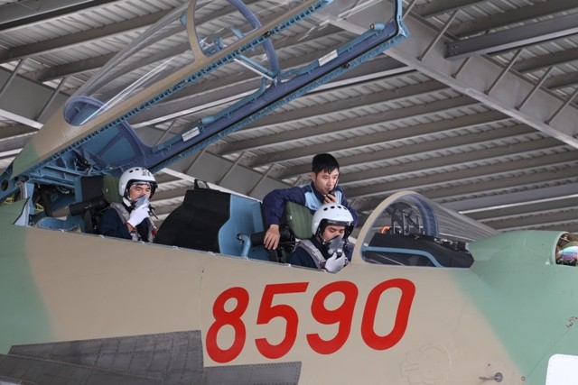 Tiem kich Su-30MK2 chinh thuc thay the MiG-21 tai Trung doan 927-Hinh-7