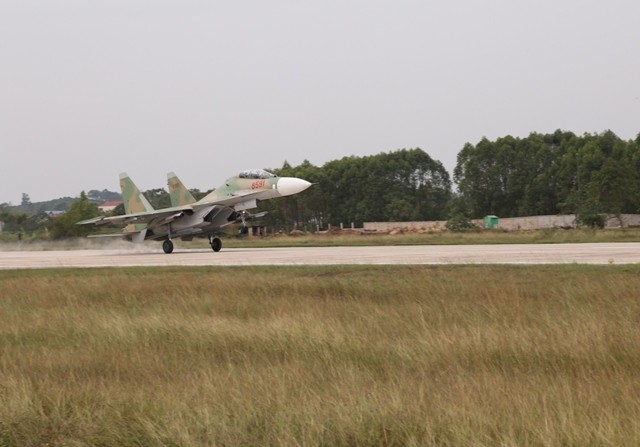 Tiem kich Su-30MK2 chinh thuc thay the MiG-21 tai Trung doan 927-Hinh-9