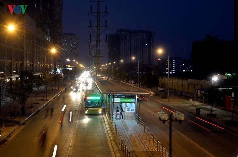 Can canh buyt nhanh BRT dong khach ngay dau ban ve-Hinh-11