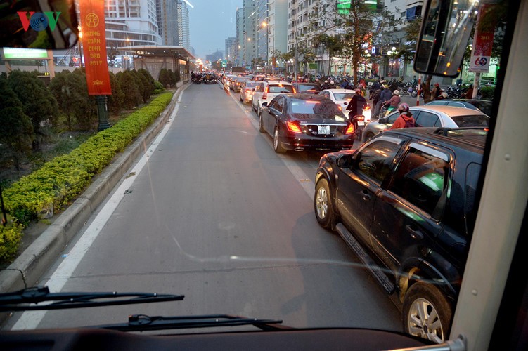 Can canh buyt nhanh BRT dong khach ngay dau ban ve-Hinh-6