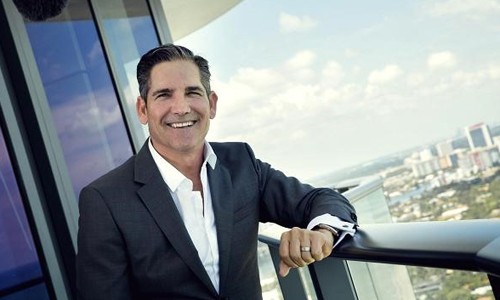 Trieu phu Grant Cardone: “Tien la uu tien hang dau“