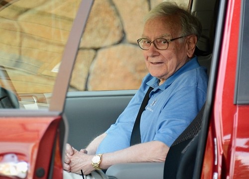 Warren Buffett: “Khong noi doi trong bat cu hoan canh nao”-Hinh-2