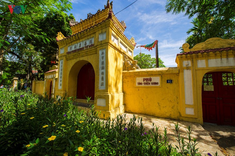 Ve xu Hue tham nhung phu de uy nghi-Hinh-12