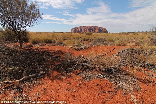Kham pha bi mat nui thieng Uluru o Australia-Hinh-2