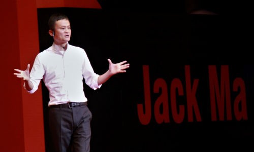Nhung cau noi an tuong cua Jack Ma voi 3.000 sinh vien Viet Nam
