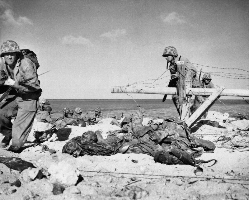 Anh &quot;doc&quot; Thuy quan luc chien My trong tran chien Tarawa 1943-Hinh-6