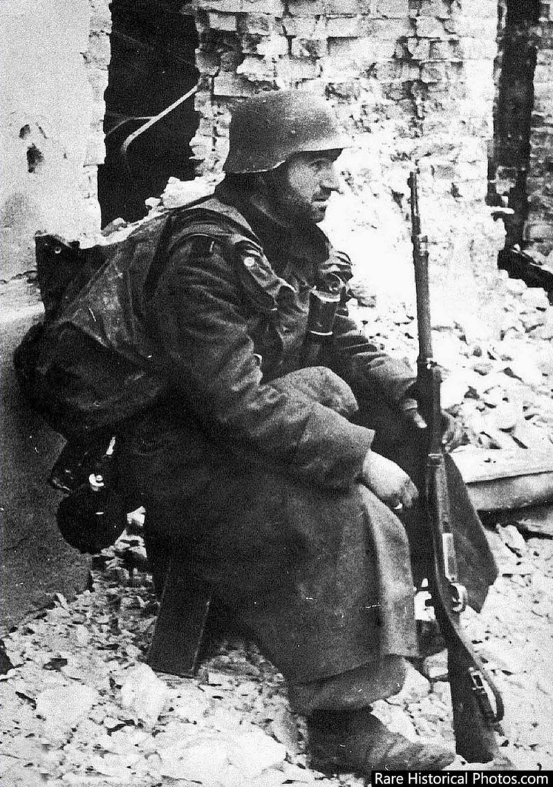 Chum anh hiem ve binh linh phat xit Duc o Stalingrad 1942 - 1943-Hinh-9