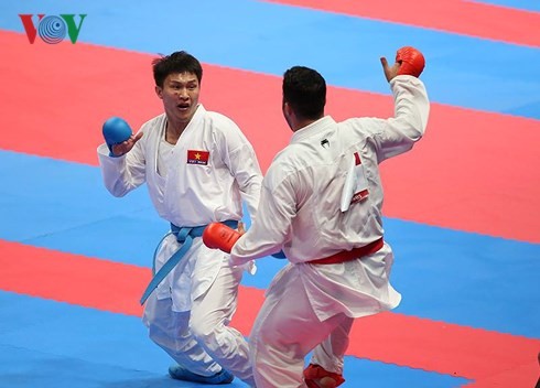 Karate Viet Nam tuot HCV ASIAD: Nguyen Minh Phung bi trong tai xu ep?-Hinh-2