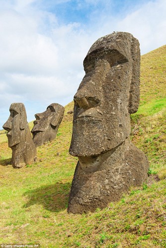 Tuyen bo soc ve tuong moai bi an tren dao Phuc Sinh-Hinh-10