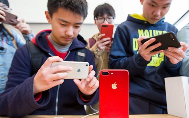 Trung Quoc: Nguoi ngheo dung iPhone, nguoi giau chon Xiaomi, Huawei
