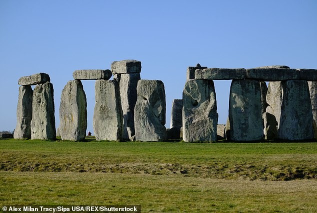 Nguoi xua xay dung bai da co Stonehenge tai tinh the nao?