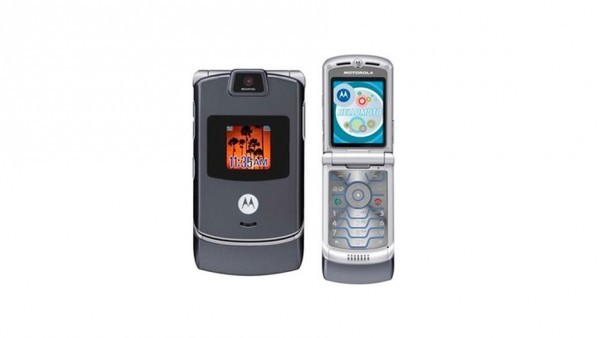 Nhin lai thiet ke chiec Motorola Razr tung khien nguoi Viet me met-Hinh-19