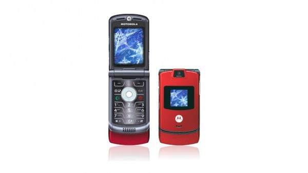 Nhin lai thiet ke chiec Motorola Razr tung khien nguoi Viet me met-Hinh-20