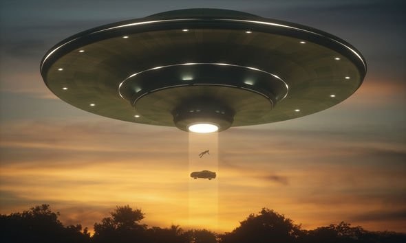 Cuc nong: UFO la co may du hanh thoi gian den tu tuong lai?-Hinh-6