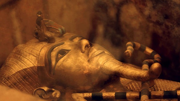 Giai ma bat ngo ve trang suc cua pharaoh Tutankhamun