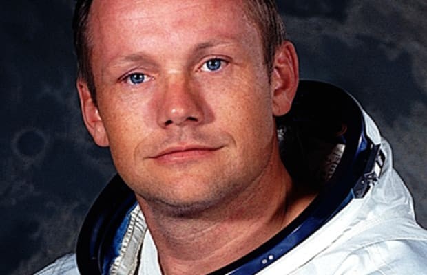 Vi sao gia dinh cua Neil Armstrong duoc boi thuong 6 trieu USD?-Hinh-5