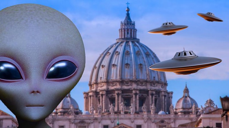 Thuyet am muu cuc soc: Vatican che giau bang chung ve UFO?-Hinh-5
