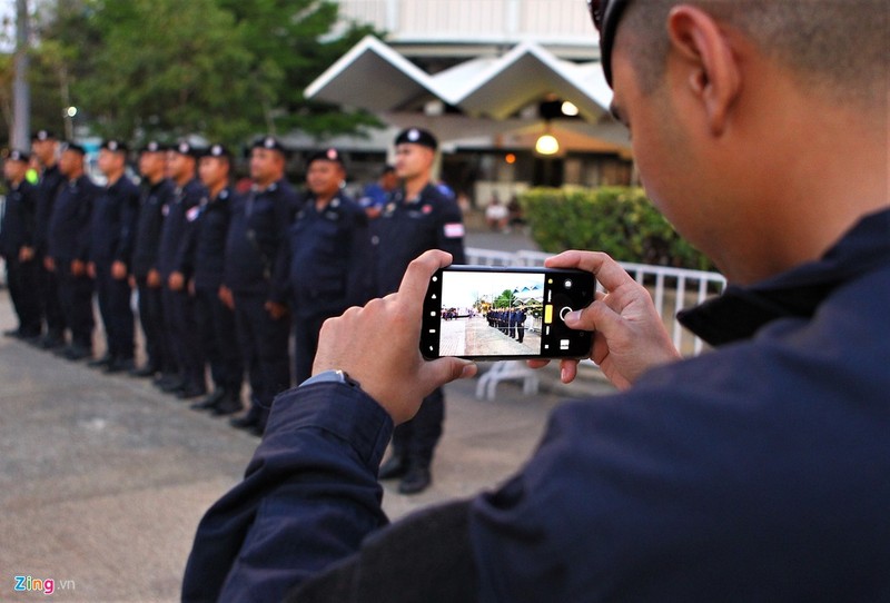 Nu co dong vien keo den san co vu U23 Thai Lan-Hinh-8