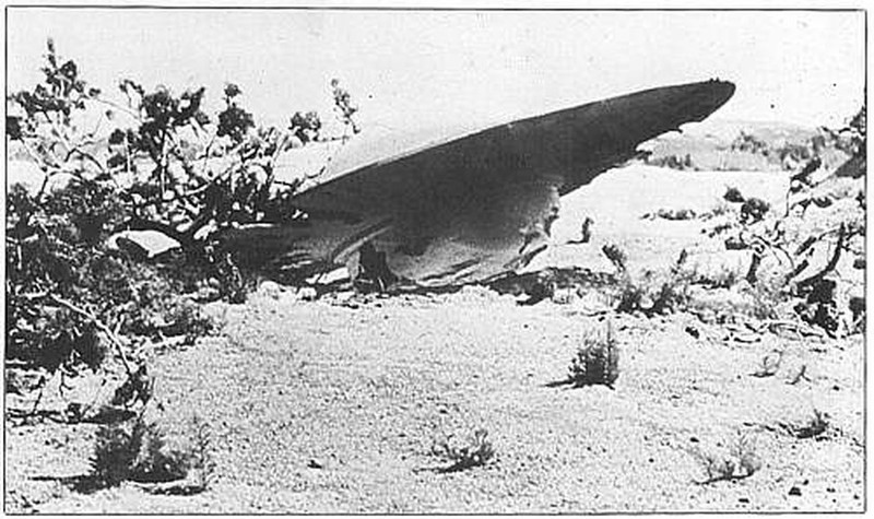 Chan dong: Khong chi 1, co tan 2 UFO roi xuong Roswell nam 1947?