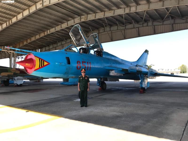 Thuong tuong Vo Van Tuan va chuyen bay Su-22M4 dau tien ra Truong Sa-Hinh-3