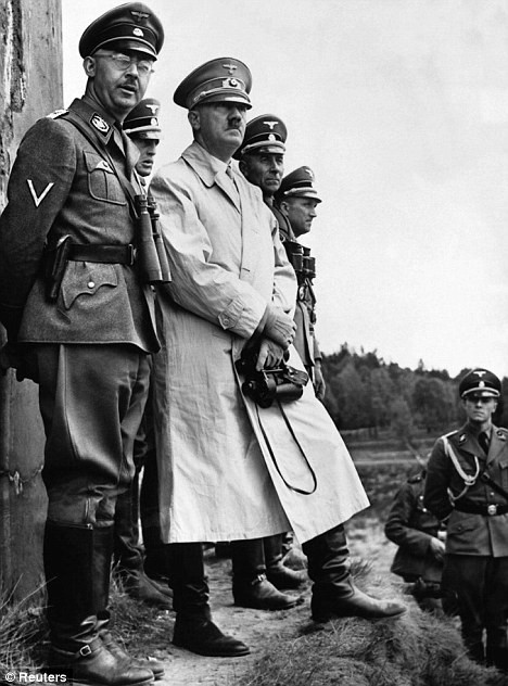Choang voi “bup be tinh yeu” Hitler dat lam cho binh si Duc-Hinh-9