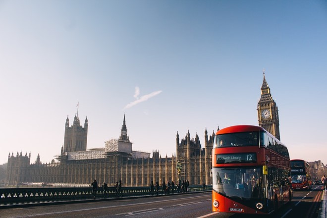 Bi mat it nguoi biet: Thap Big Ben bi nghieng giong thap Pisa-Hinh-8