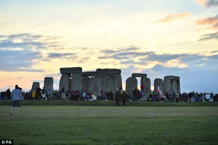 Nong: Bai da co Stonehenge thuc su la cua nguoi ngoai hanh tinh?-Hinh-4