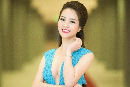 A hau Thuy Van: Tu nguoi dep ung xu toi BTV truyen hinh sac sao-Hinh-4