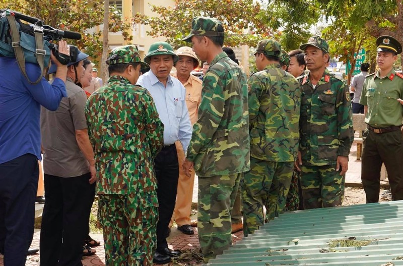 Thu tuong thi sat, chi dao khac phuc hau qua bao lu-Hinh-5