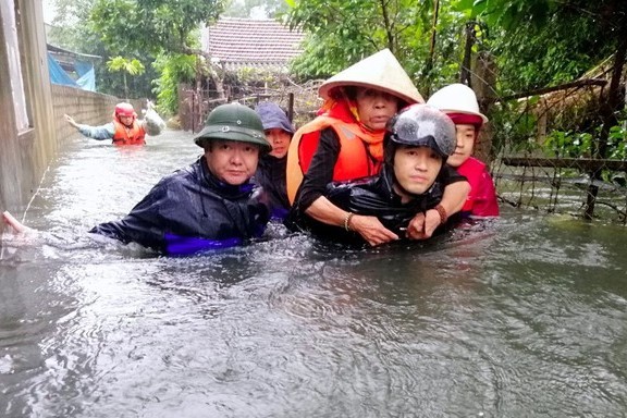 Nghe An de nghi Quan doi ho tro khac phuc hau qua mua lu