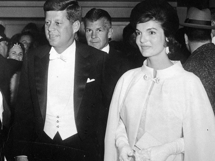 Bi mat bat ngo ve vo cua Tong thong John F. Kennedy