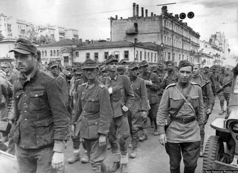 Anh hiem doi quan that bai cua Hitler di dieu pho o Moscow 1944-Hinh-6