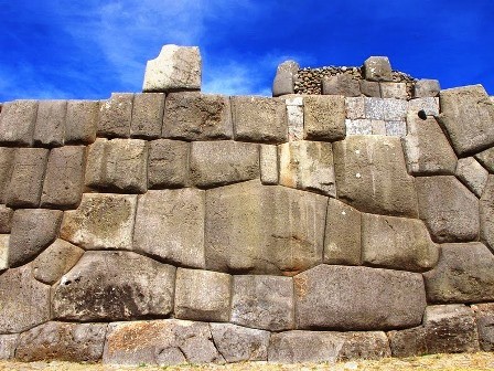 He lo bat ngo ve buc tuong da cua nguoi Inca-Hinh-3