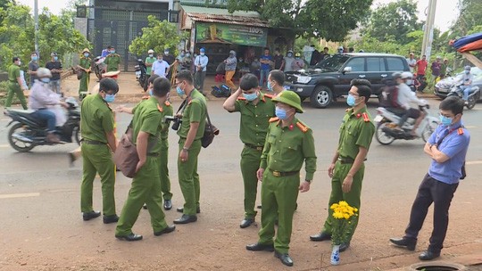 Hai nhom thanh, thieu nien hon chien, 1 thieu nien tu vong-Hinh-4