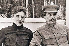 He mo goc khuat cuoc doi con trai ut nha lanh dao Joseph Stalin-Hinh-11