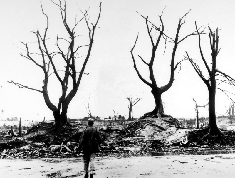 Rung ron nhung bong den sau vu no bom hat nhan o Hiroshima 1945-Hinh-9