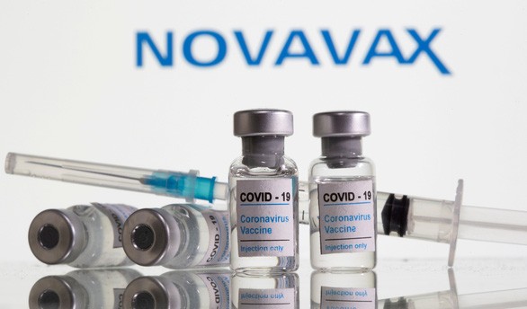 Vi sao vac xin Novavax phong COVID-19 “tre hen”, chua ra thi truong?