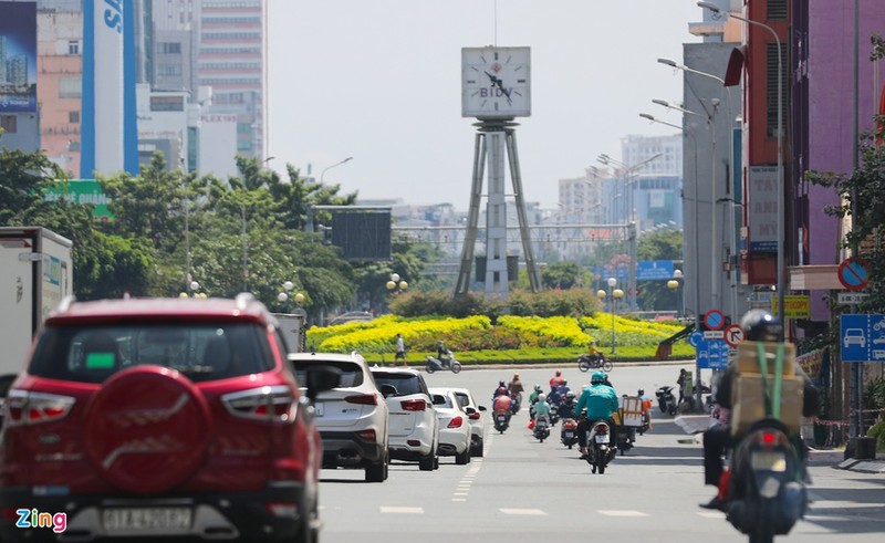 Duong pho TP.HCM ngay cang dong-Hinh-4