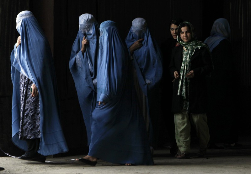 Kinh hoang nhung man tra tan phu nu Afghanistan cua luc luong Taliban-Hinh-10