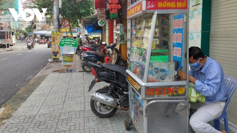 Nguoi dan TP.HCM tat bat voi cuoc song “binh thuong moi”-Hinh-3