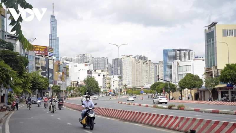 Nguoi dan TP.HCM tat bat voi cuoc song “binh thuong moi”