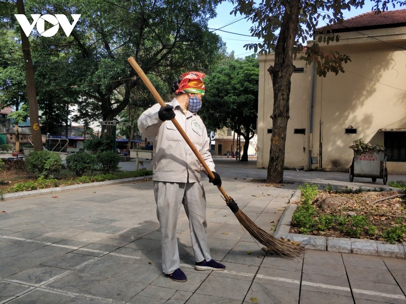 De mang tien ve cho con, nhieu lao dong ngam ngui don Tet xa que