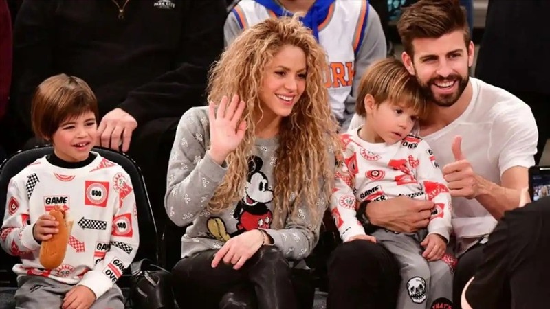 Shakira tuc gian voi Pique