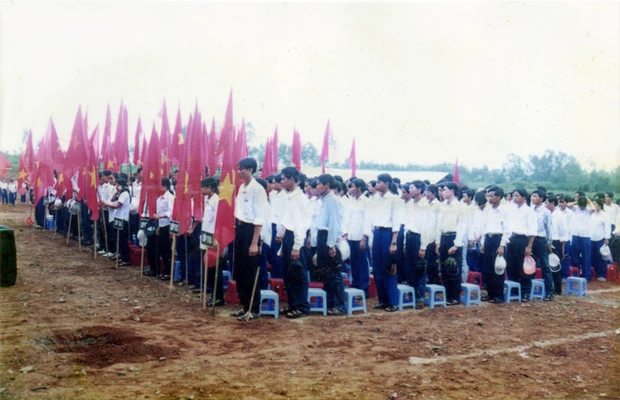 Boi hoi ngam loat anh vo gia ve le khai giang xua-Hinh-10