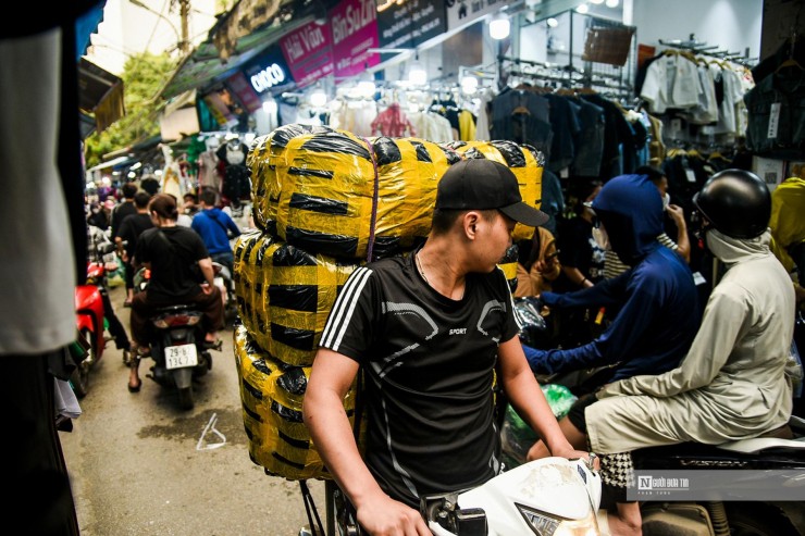 Cho thoi trang lon nhat Ha Noi vang ve, diu hiu-Hinh-8