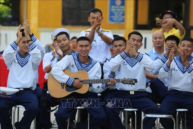 Rang ngoi nu cuoi nguoi linh hai quan tren quan dao Truong Sa-Hinh-6