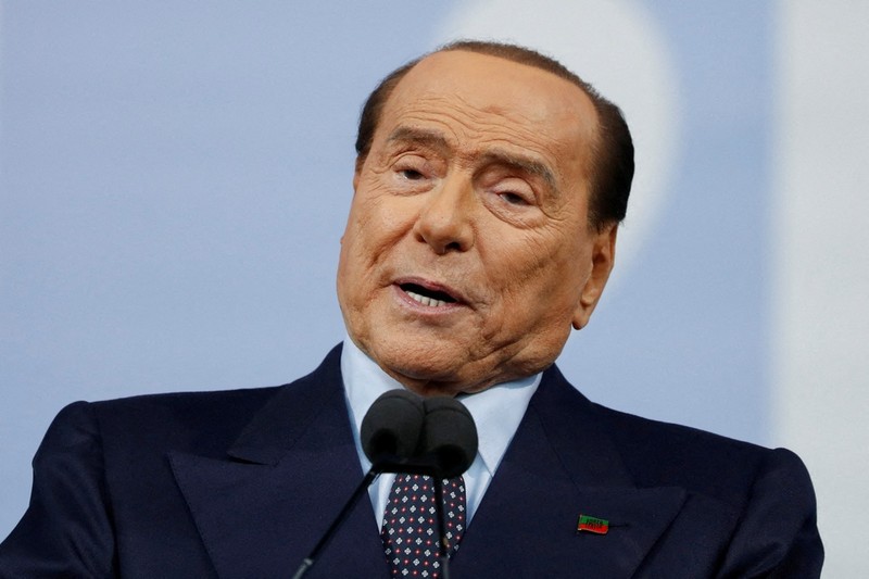 Loat anh vo gia ve cuoc doi cuu Thu tuong Italy Silvio Berlusconi-Hinh-8