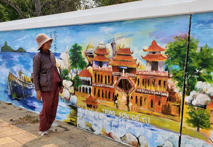 Mãn nhãn bức tường tranh bích họa Ninh Thuận xác lập kỷ lục VN - Hình 2 Man nhan buc tuong tranh bich hoa Ninh Thuan xac lap ky luc VN-Hinh-2